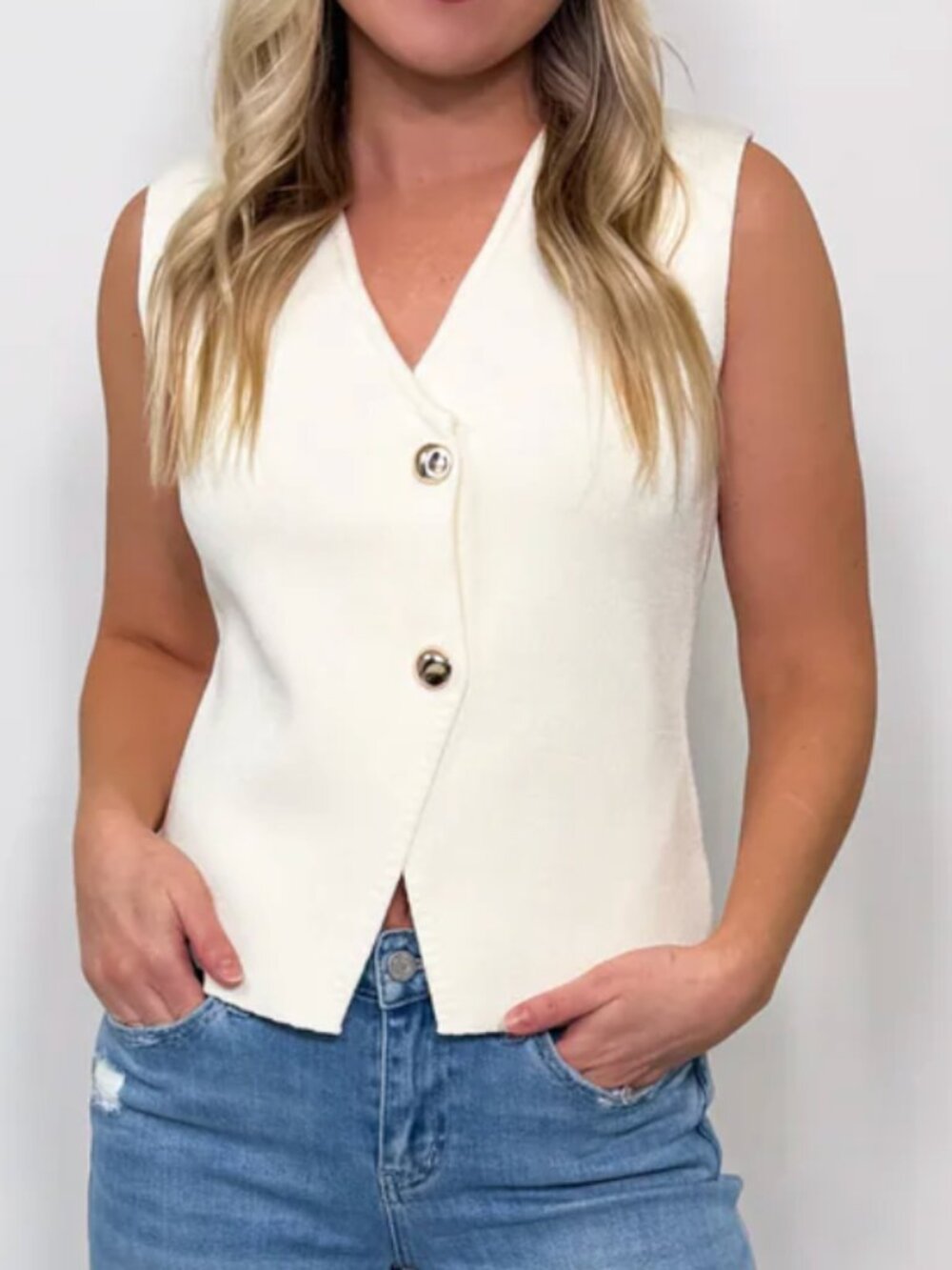 She + Sky Cream Knit Button Front Sweater Vest, size Medium, NWT